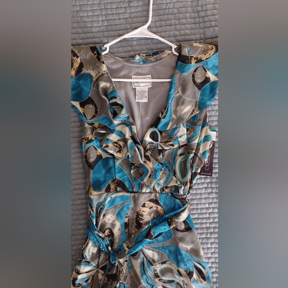 Karin Steven's (10) Dress w/tie belt - New with Tags - Picture 5 of 8